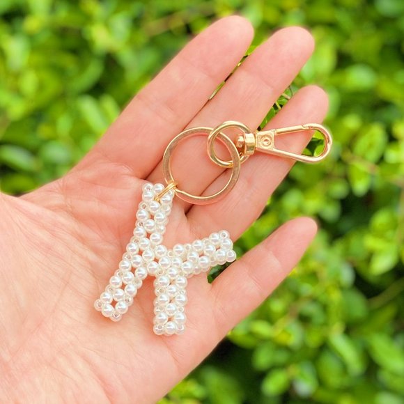 Hand Knitted Retro Pearl Initial Key Chain - Picture 14 of 16
